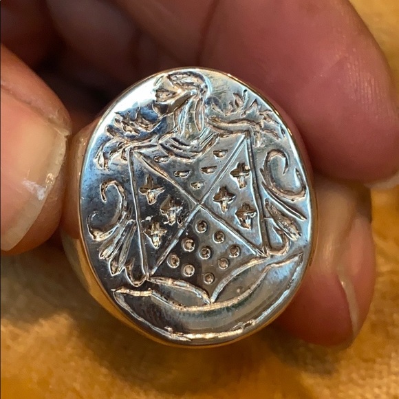 Men’s Crest ring custom made - Picture 6 of 6